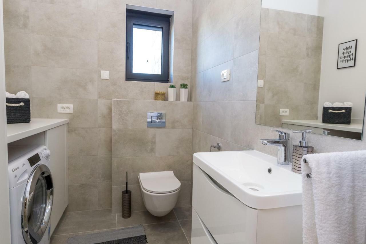 Villa Olea With Heated Pool And Jacuzzi Sukosan Exterior photo